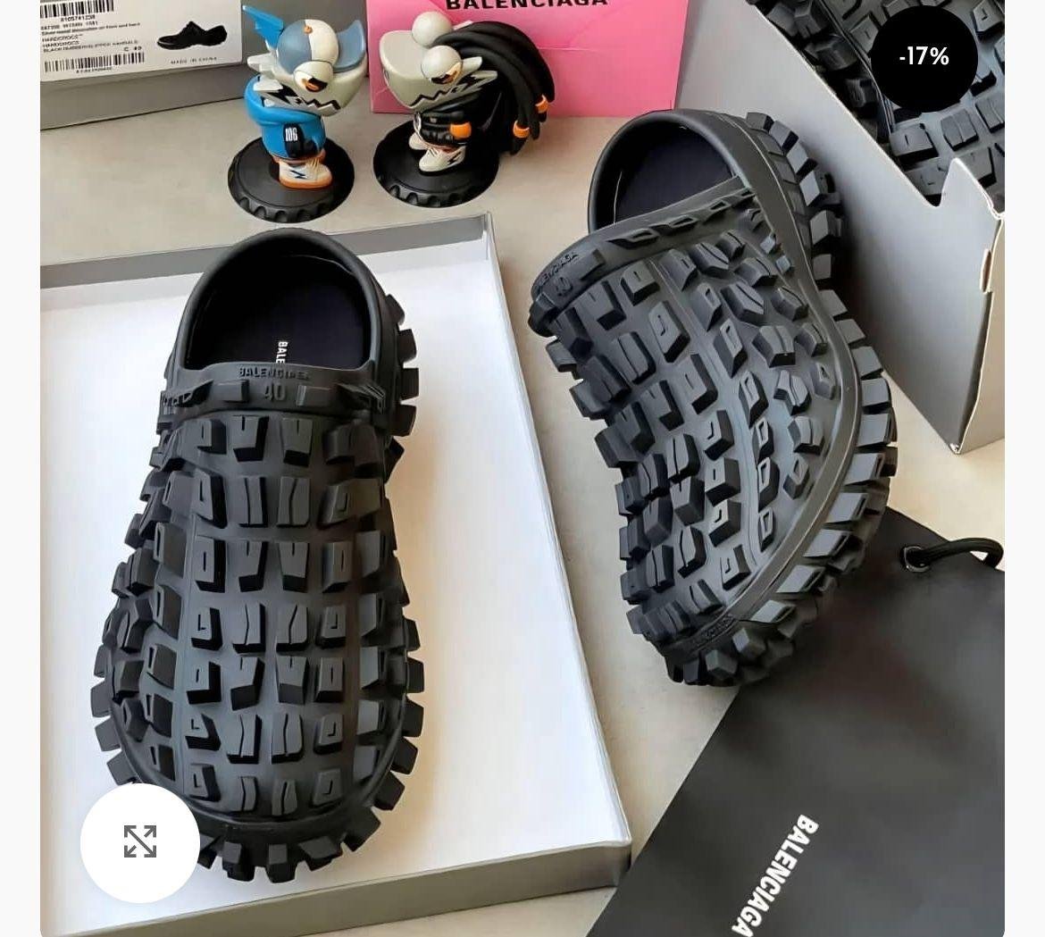 Balenciaga Bouncer Clogs black