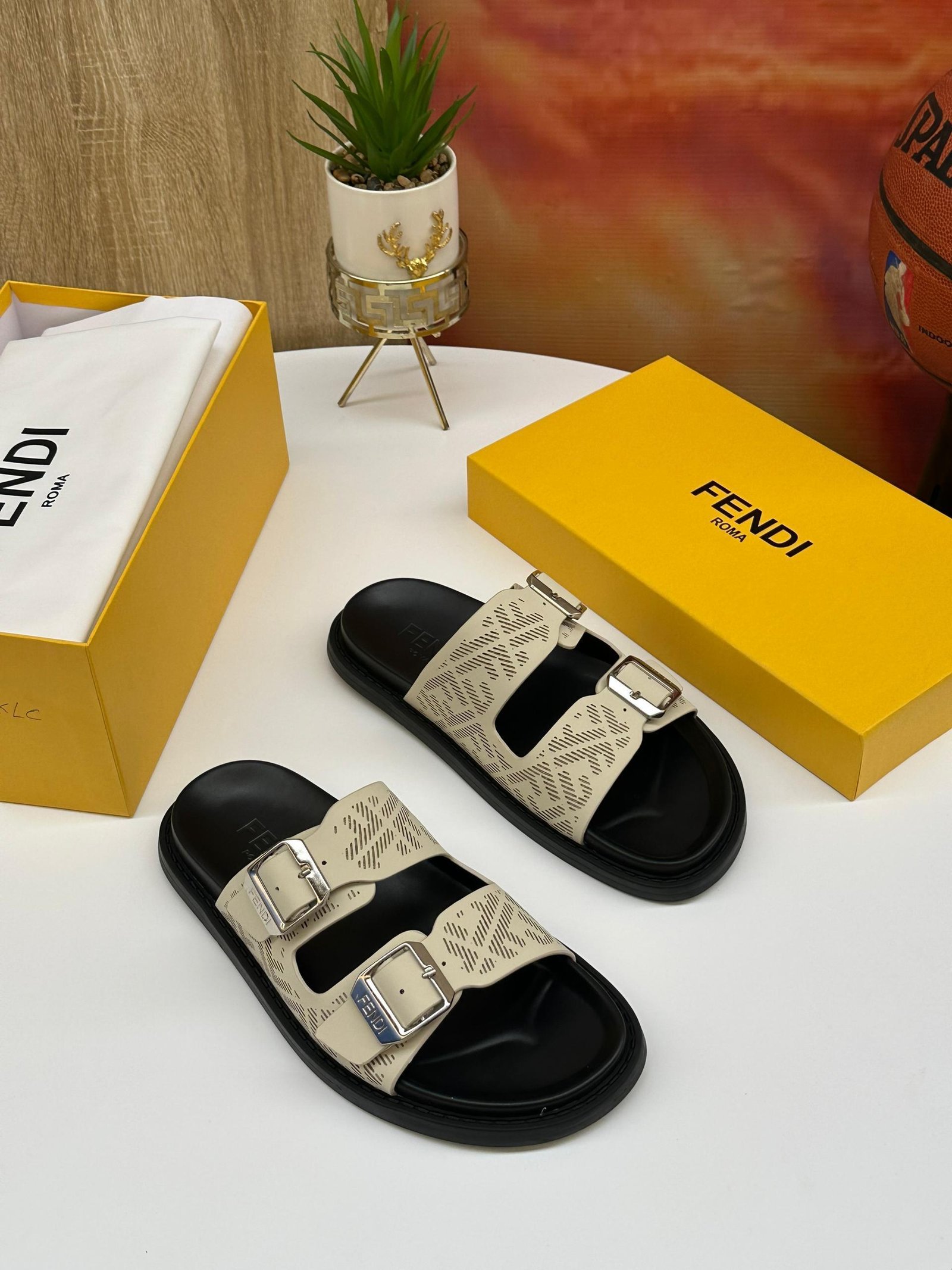 Fendi Feel Sandals