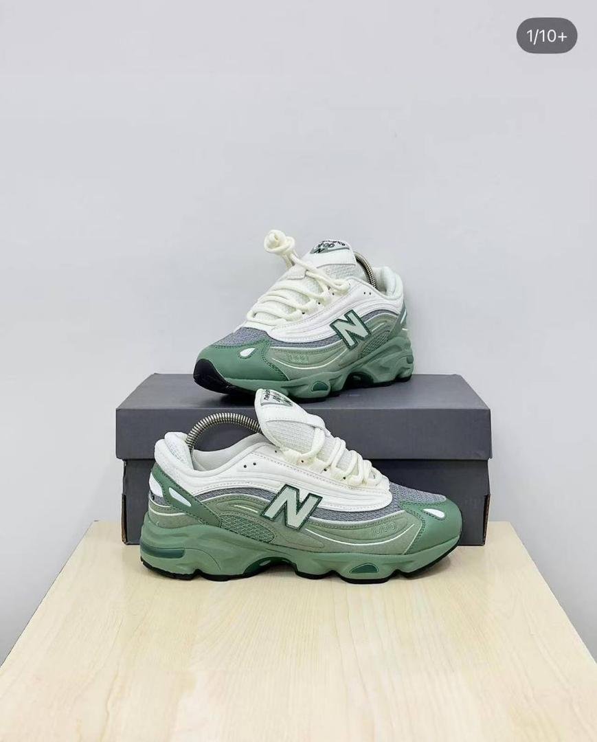 New Balance 1000 Sneakers