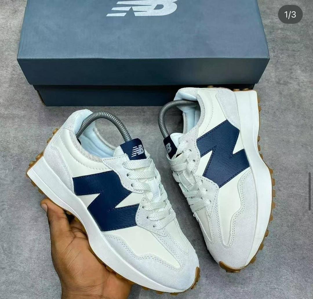 New Balance 327 Sneakers