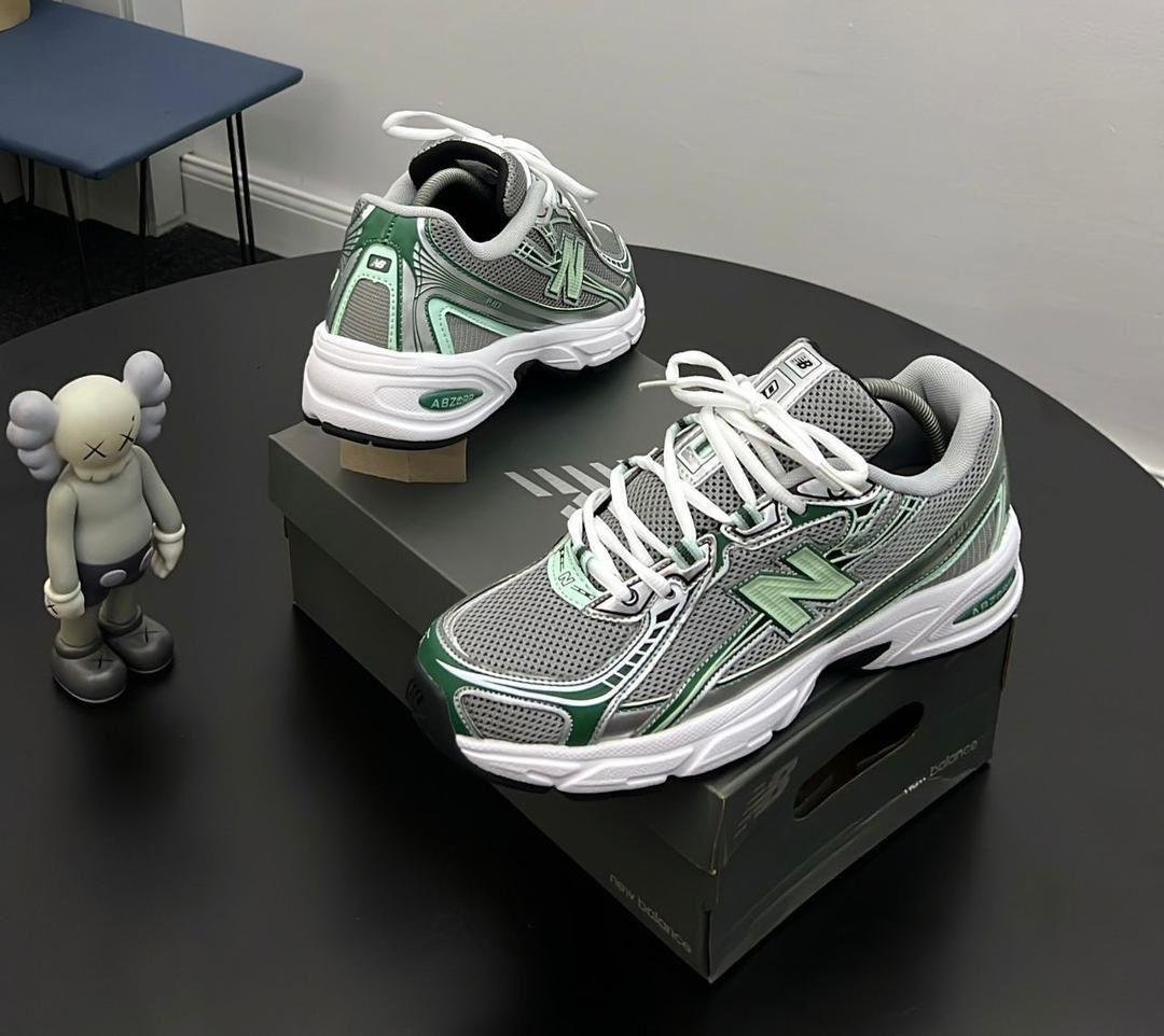 New Balance 740 White & Marsh Green Sneakers