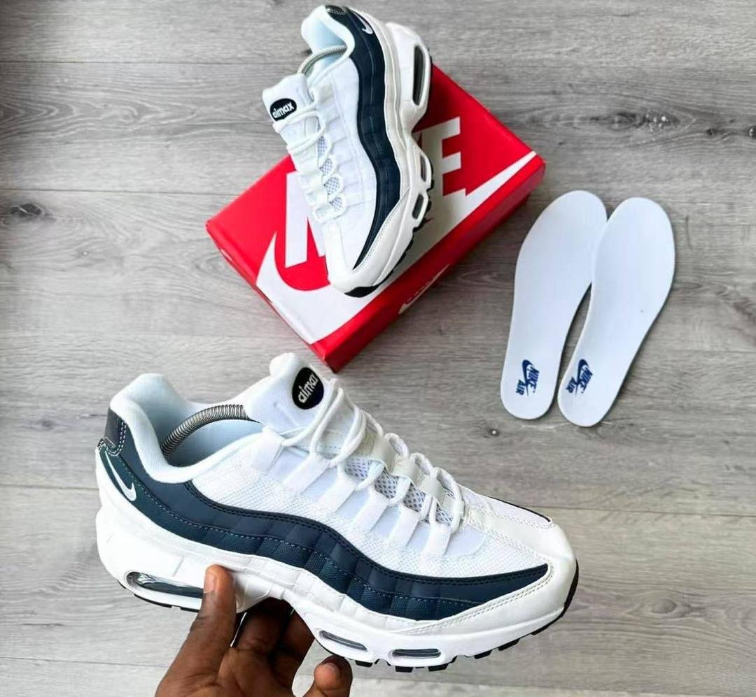 Nike Air Max 95 Essential